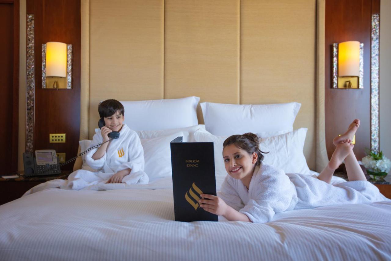 Jumeirah Messilah Beach Kuwait Kuwait City Екстер'єр фото A guest at the hotel
