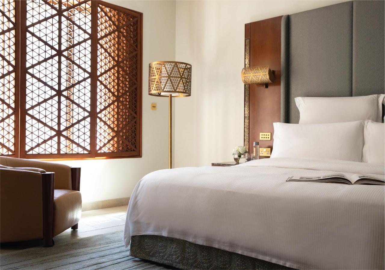 Jumeirah Messilah Beach Kuwait Kuwait City Екстер'єр фото A guest room at the Ritz-Carlton, DIFC