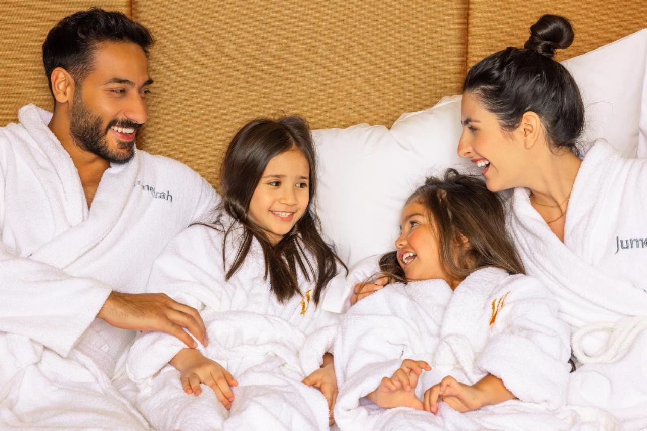 Jumeirah Messilah Beach Kuwait Kuwait City Екстер'єр фото Family at the spa