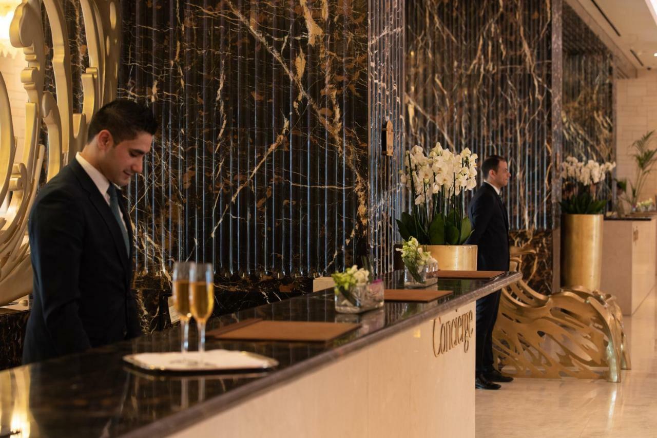 Jumeirah Messilah Beach Kuwait Kuwait City Екстер'єр фото Concierge at the Four Seasons Hotel, London