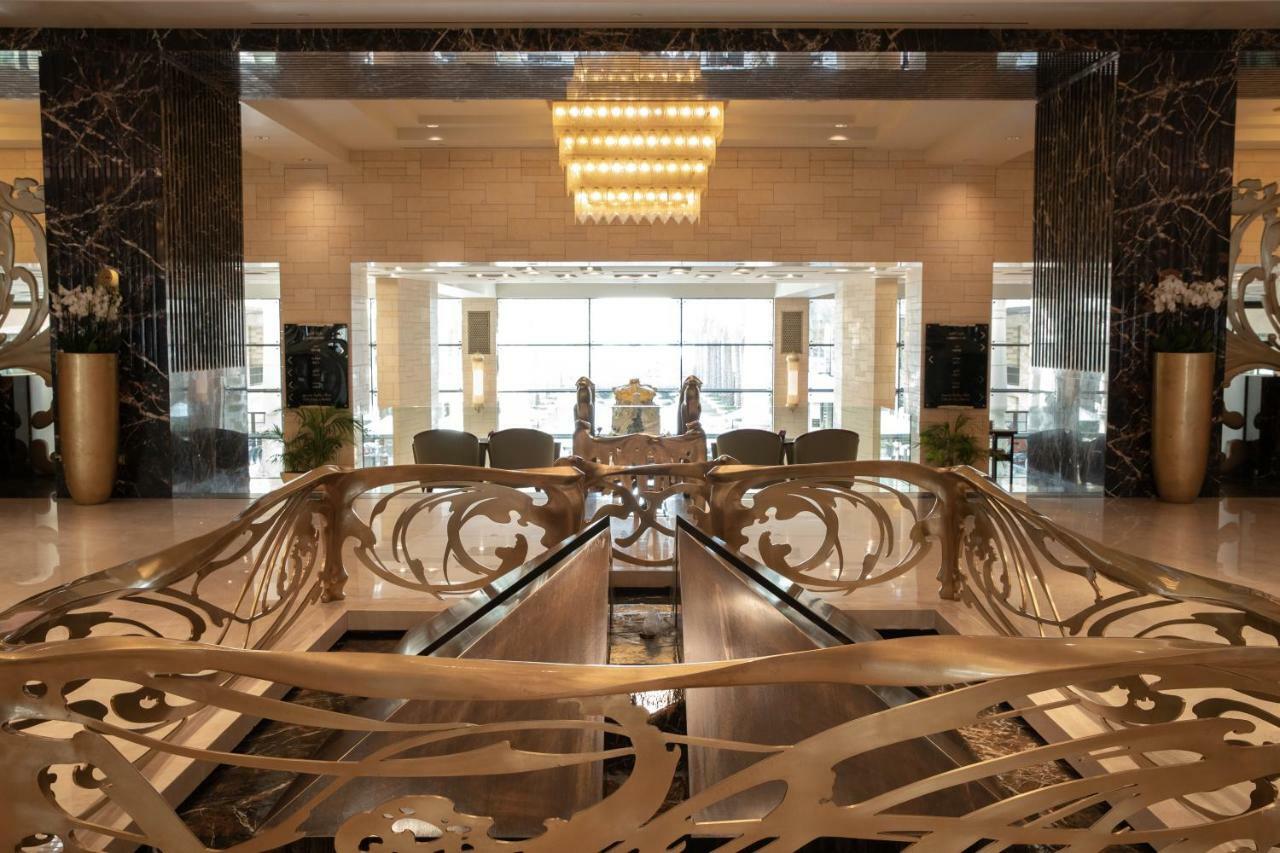 Jumeirah Messilah Beach Kuwait Kuwait City Екстер'єр фото The lobby of the Ritz-Carlton, Dubai