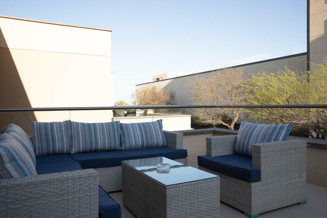Jumeirah Messilah Beach Kuwait Kuwait City Екстер'єр фото A rooftop lounge at the Hotel Indigo in Scottsdale, Arizona